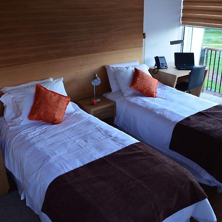 Ruta Hotel Alto La Cruz ロサンゼルス エクステリア 写真